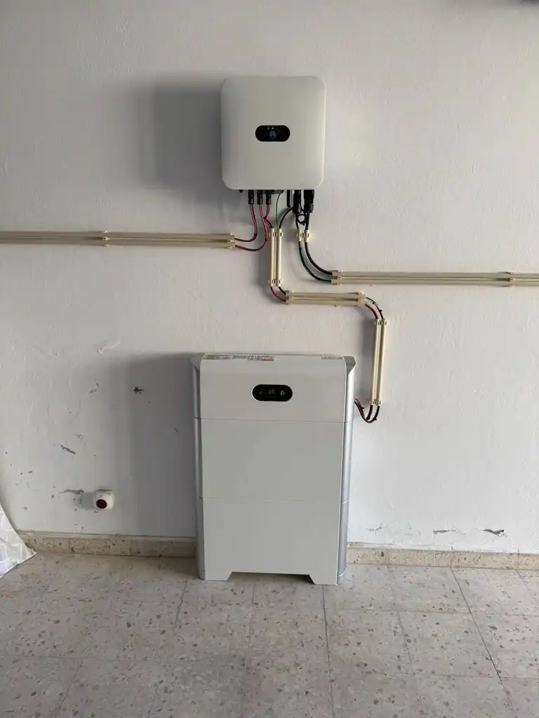 Battery installation for Helder